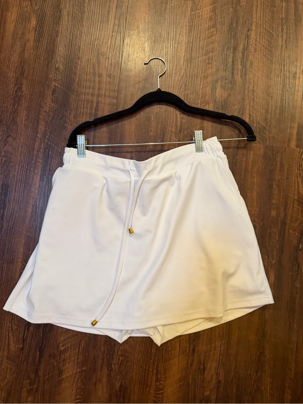 Women’s White Drawstring skort